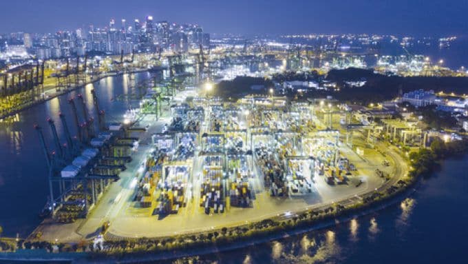 Spot rates still tumbling, with worse to come if carriers return to Suez